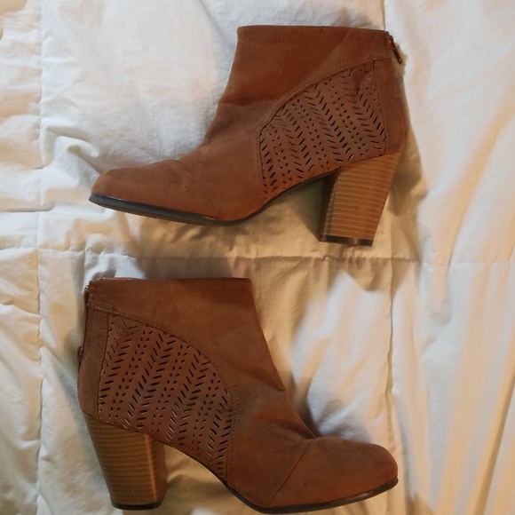Cupid Shoes - cut out booties